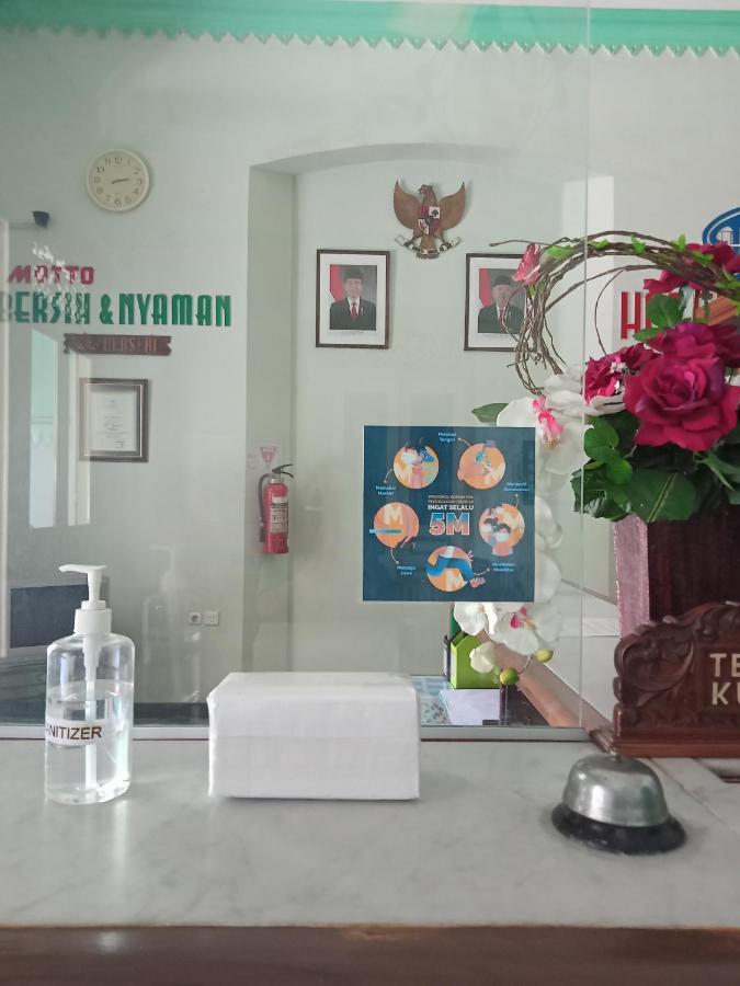 Surakarta  Hotel Trio מראה חיצוני תמונה