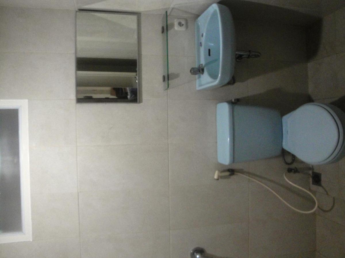 Surakarta  Hotel Trio מראה חיצוני תמונה