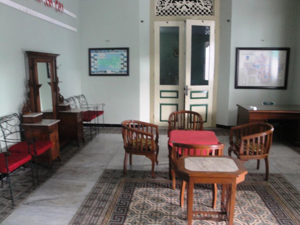 Surakarta  Hotel Trio מראה חיצוני תמונה