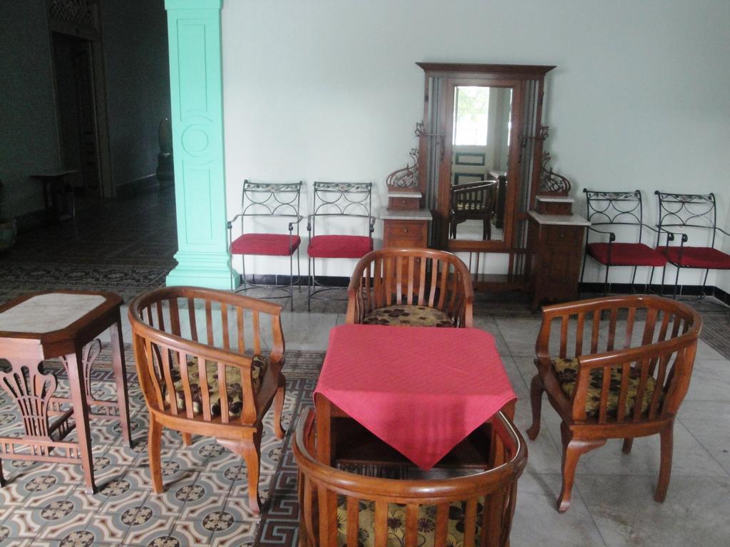 Surakarta  Hotel Trio מראה חיצוני תמונה