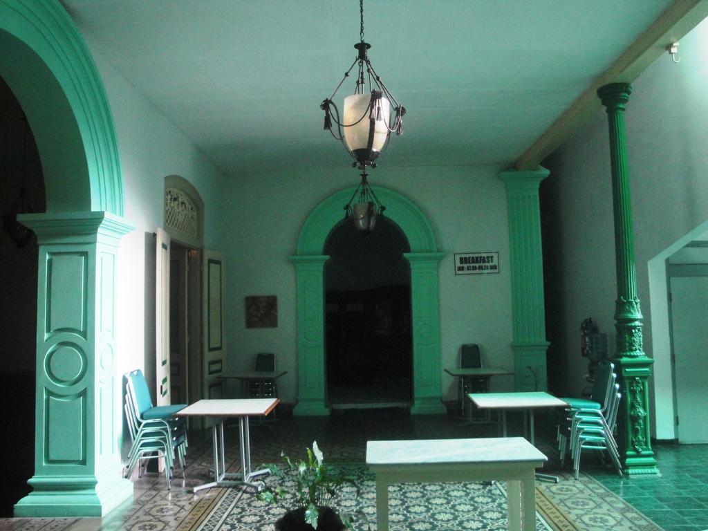 Surakarta  Hotel Trio מראה חיצוני תמונה